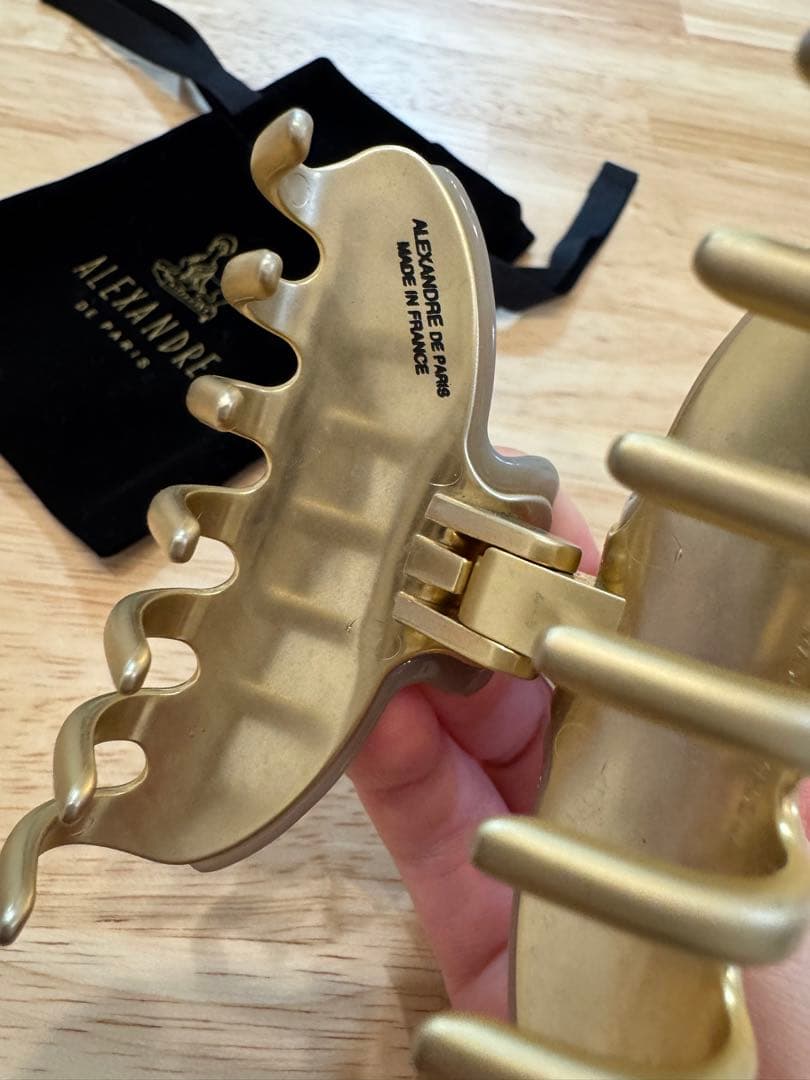 ALEXANDRE DE PARIS ヘアクリップ ベージュ　Mサイズ