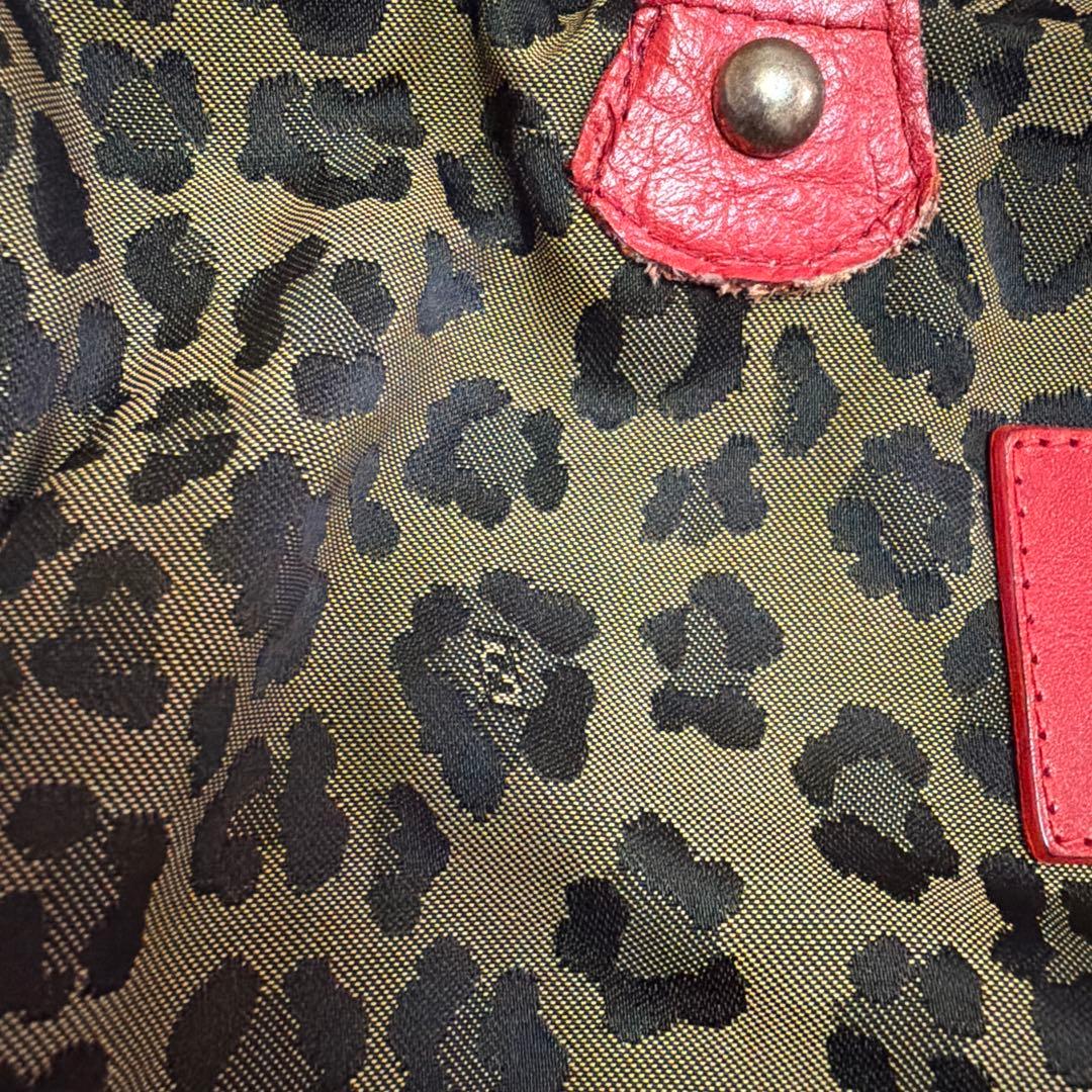 FENDI ヒョウ柄ハンドバッグ 可愛いハンドル　軽量　今年のラッキーカラー赤