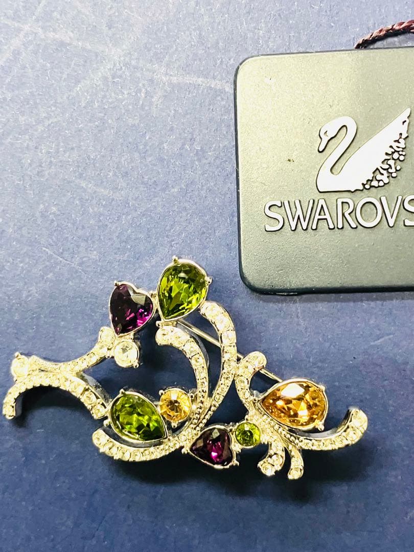 [SWAROVSKI]未使用・心動かす美しさ、輝く技巧スワロフスキーのブローチ