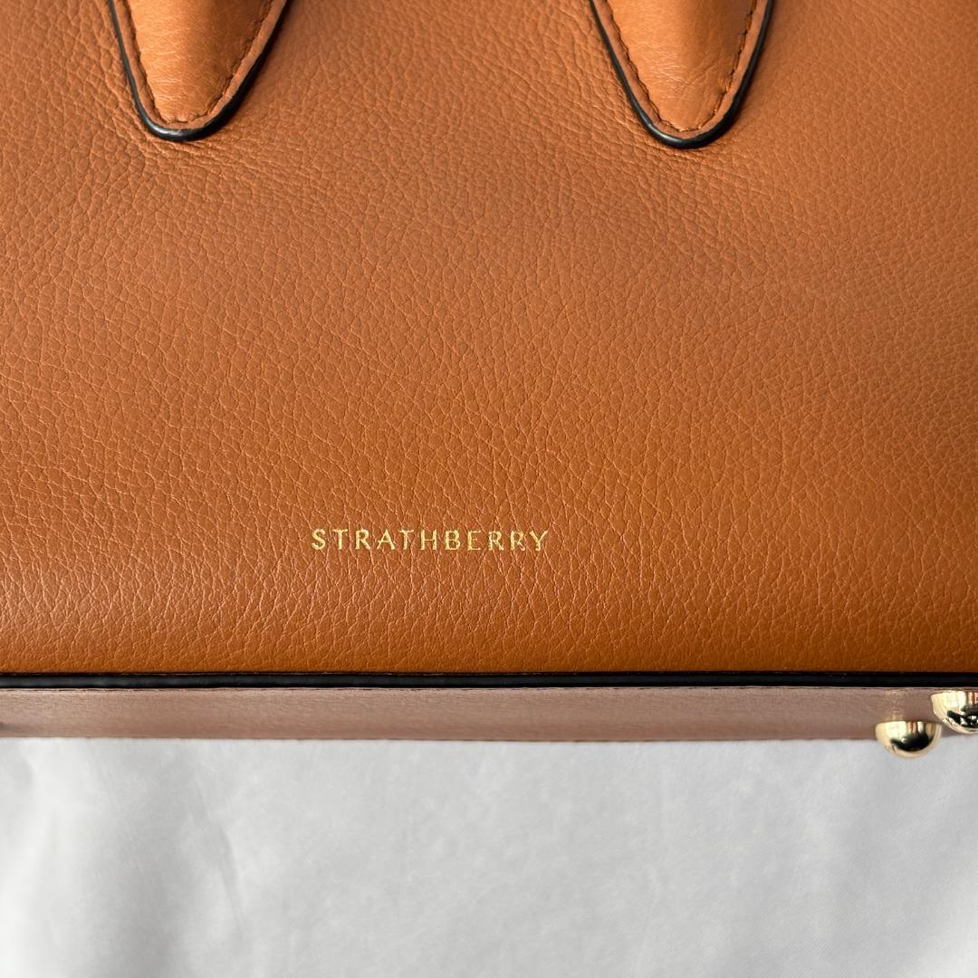 美品 ストラスベリー チェーンショルダーバッグ レザー ブラウン