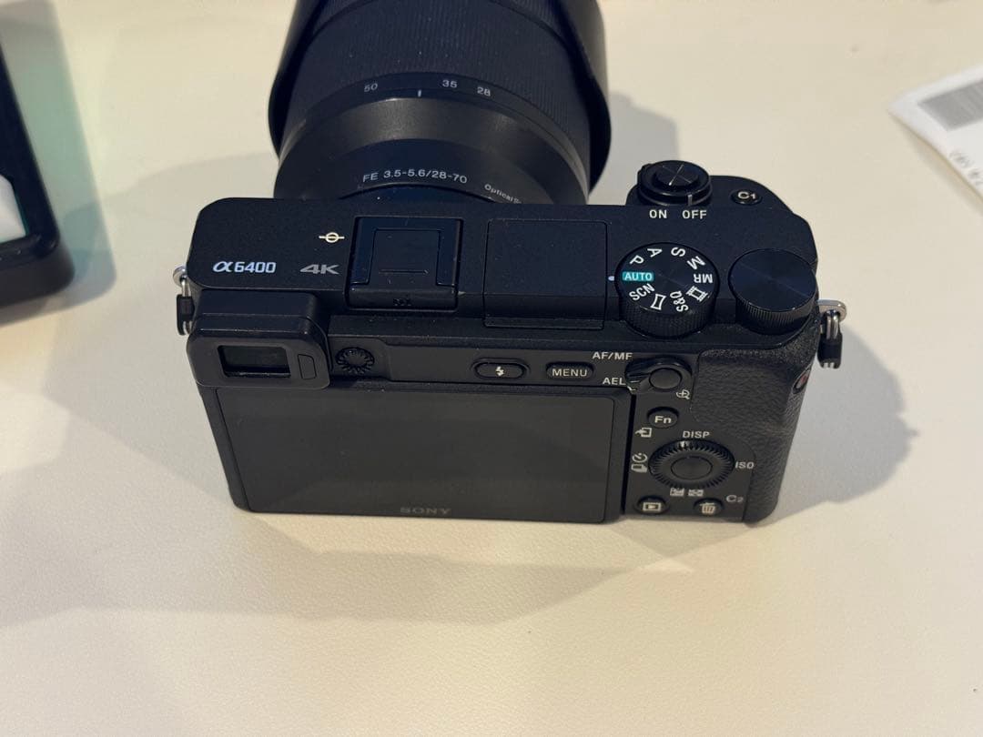 「海外版」Sony α6400 ミラーレスカメラ「SEL2870付き」