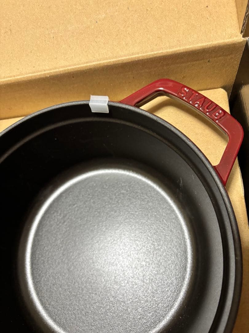 新品未使用品　ストウブ　ピコ・ココット ラウンド 22cm ボルドー