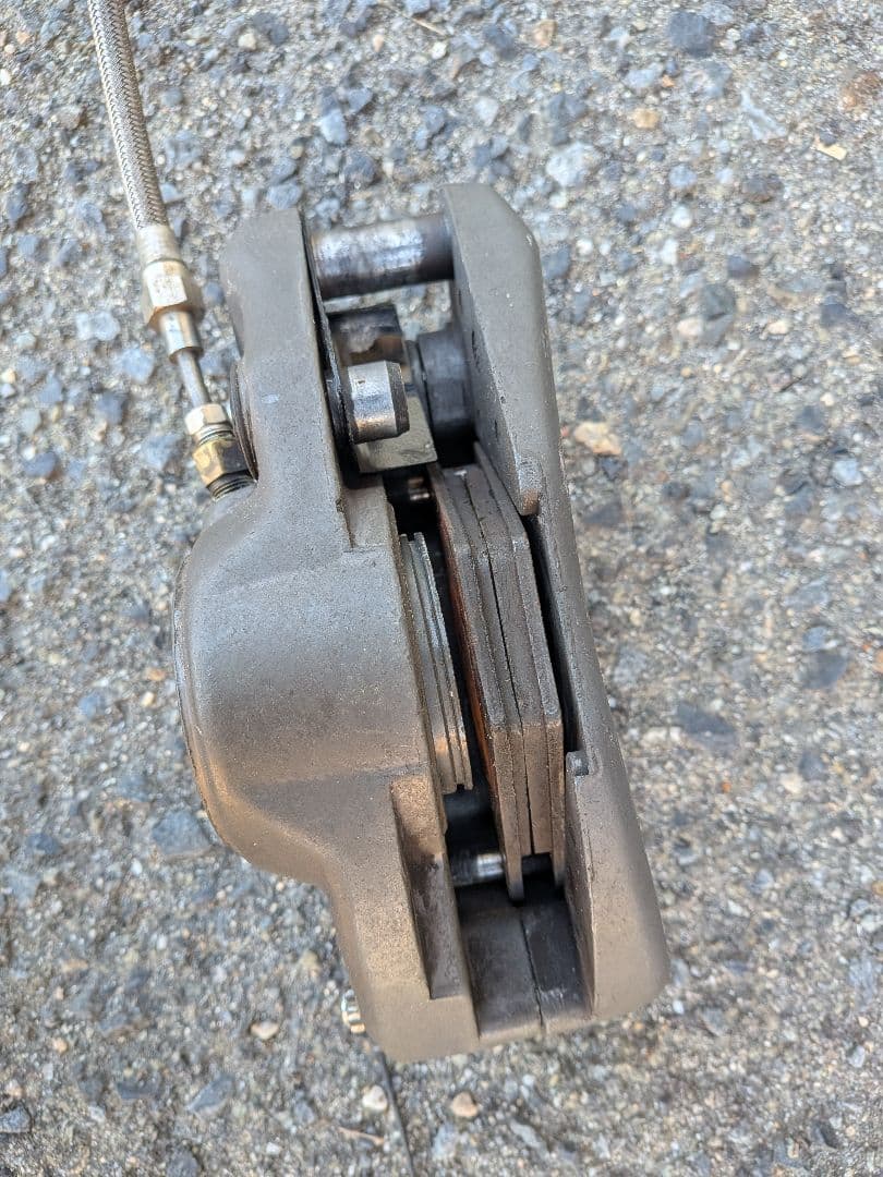 Harley Davidson ブレーキキャリパー