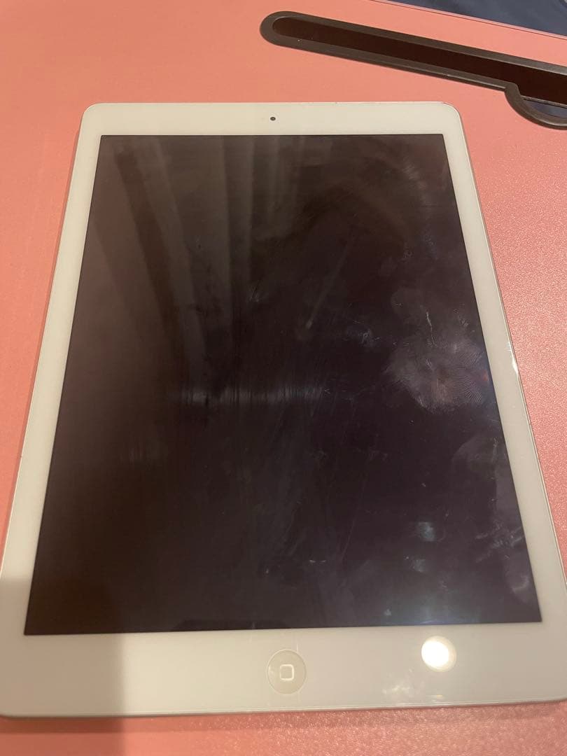 美品　Apple iPad Air2 64GB シルバー（Wi-Fiモデル）