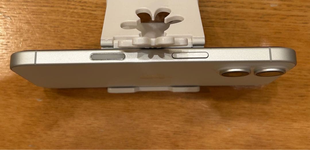 極美品 Apple iPhone16 ホワイト 本体　128GB SIMフリー