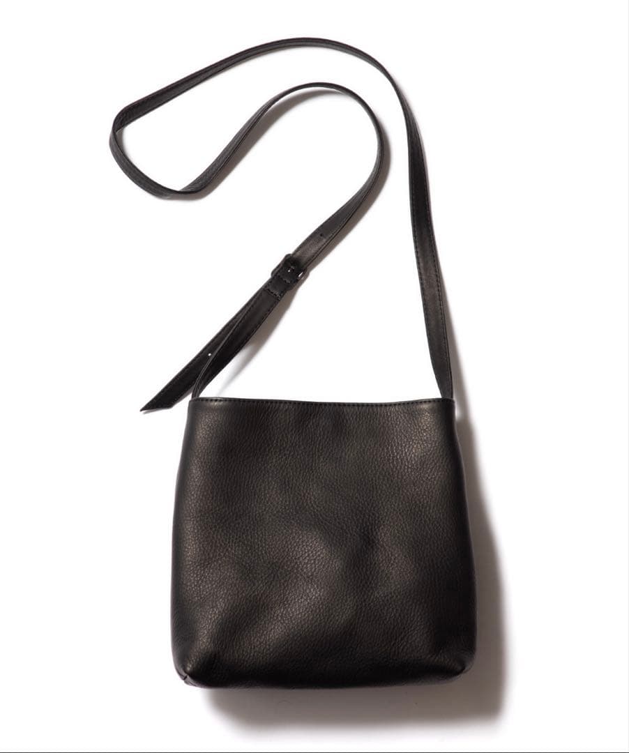 MR.OLIVE ショルダーバッグ