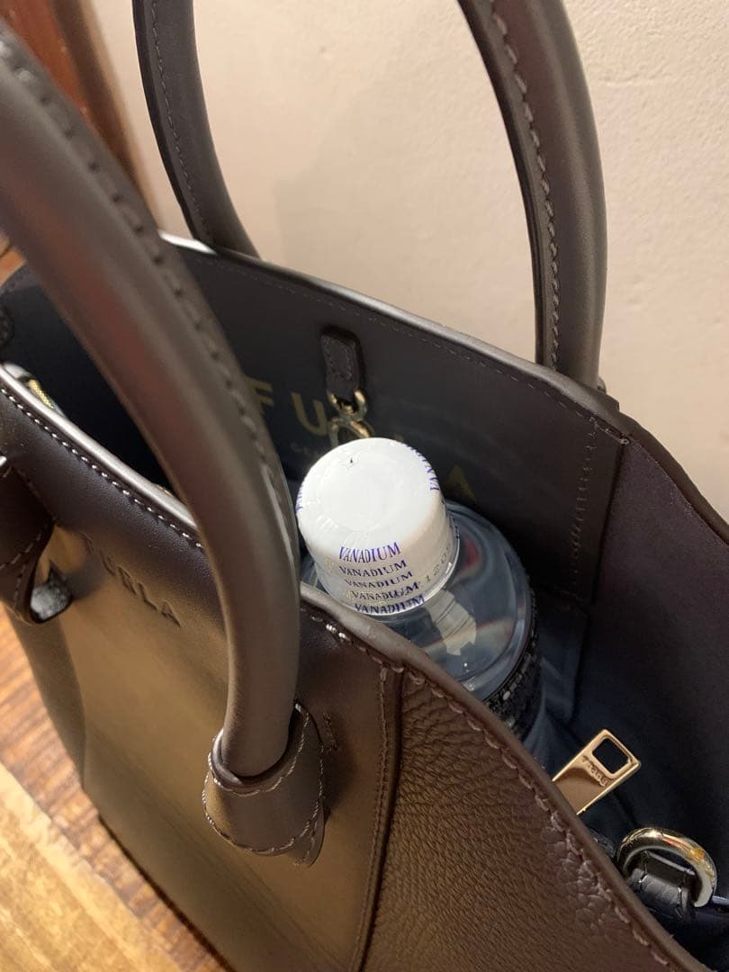 【美品】FURLA グレー ハンドバッグ