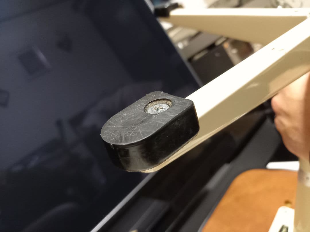 オカムラ　ポストモダン　高さ調整　回転式　ベージュ　メディカル　スツール　２脚