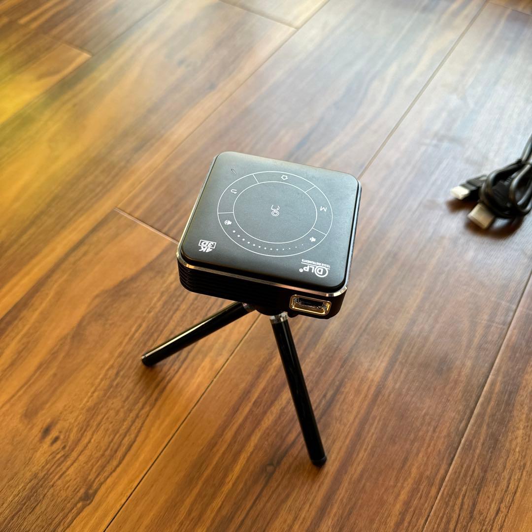 プロジェクター　ミニタイプ　4K対応