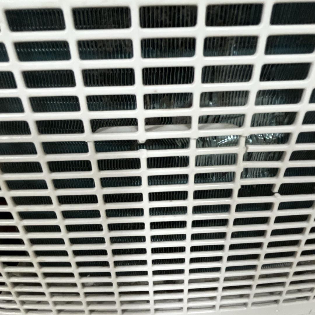 ✨部屋干し除湿✨ シャープ　除湿機　衣類乾燥　CV-H71-W 2018年製