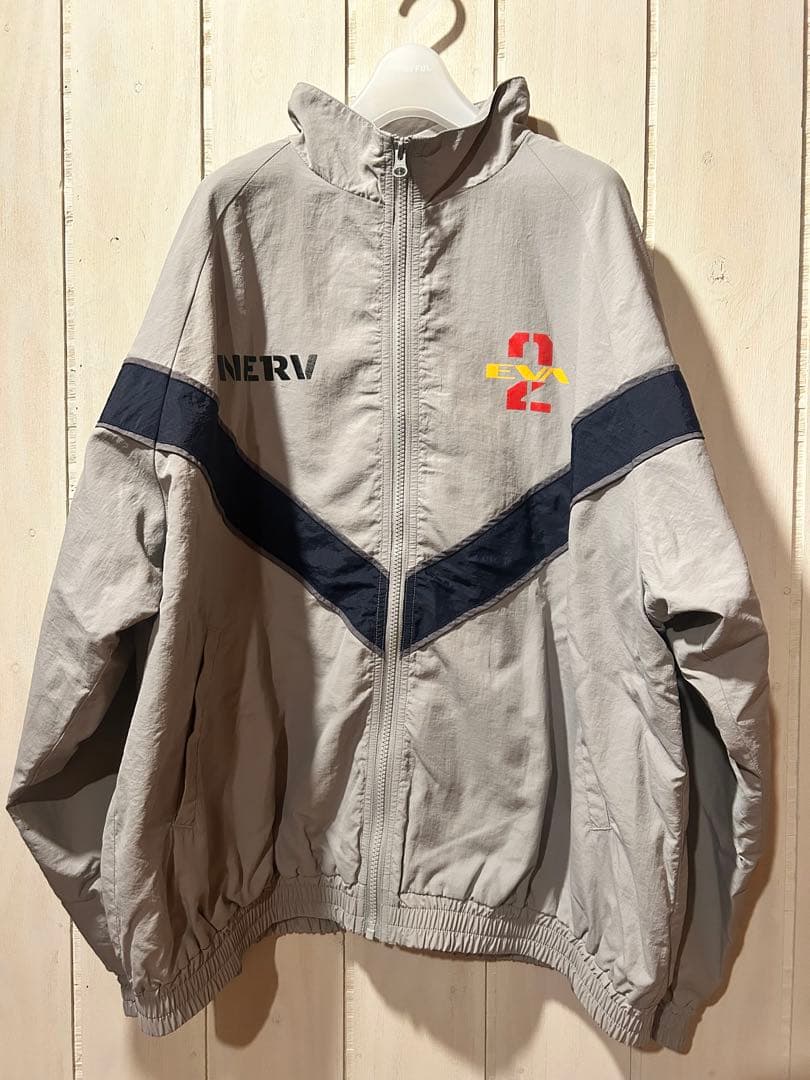 EVANGELION(エヴァンゲリオン)コラボ刺繍ナイロンブルゾン グレー M