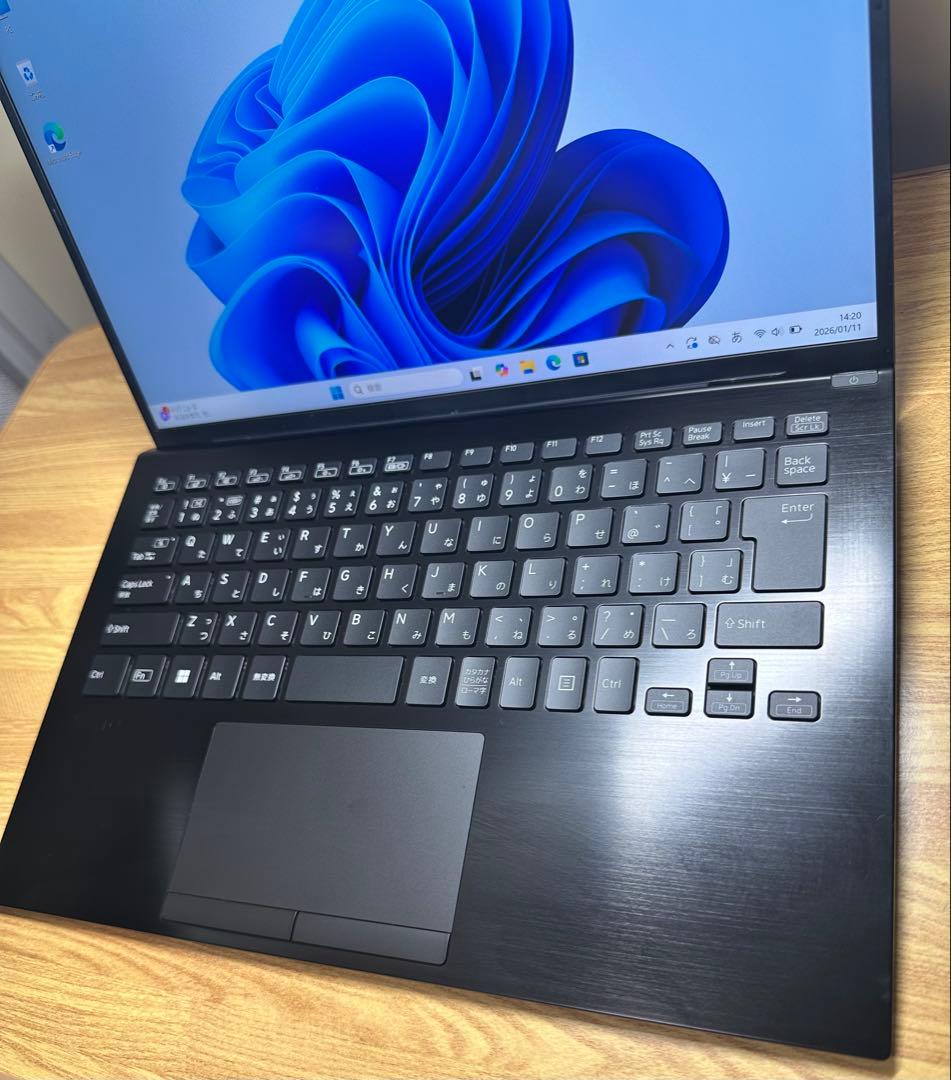 良品 VAIO Core i7gen11,画面 14inch 4K,メモ32Gb