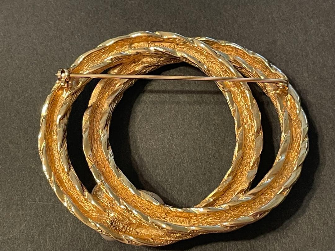 クリスチャンディオール　ディオール　Dior　ブローチ