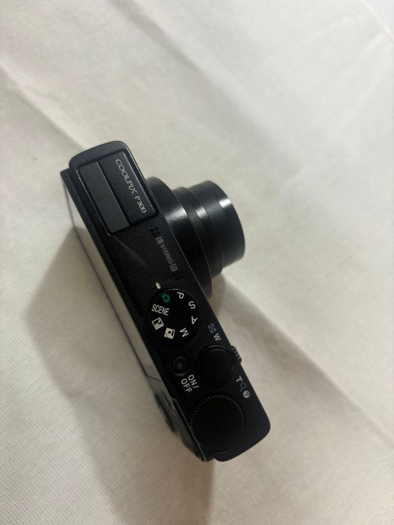 Nikon ニコン COOLPIX P300 ジャンク 液晶画面　黄ばみあり