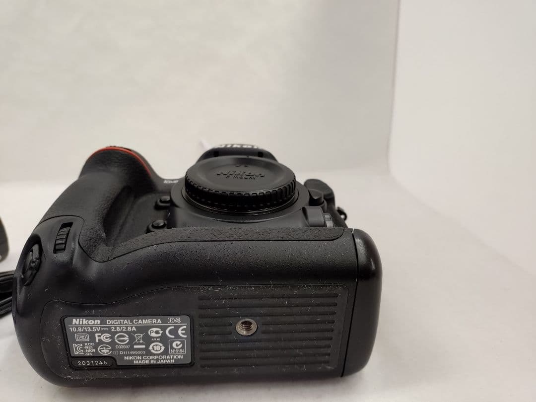 Nikon D4 デジタル一眼レフカメラ 本体