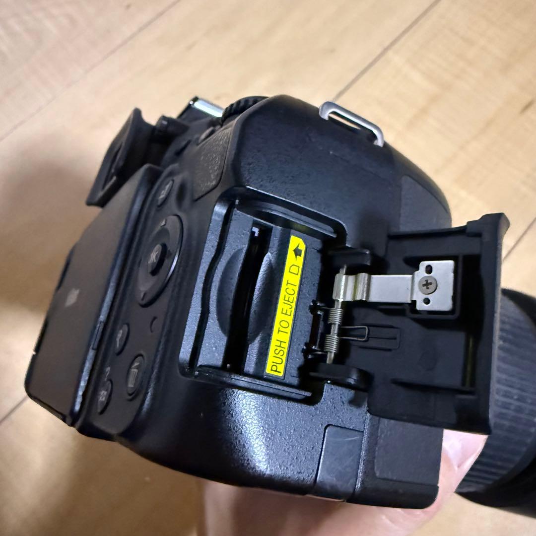 【訳あり】Nikon D5100 デジタル一眼レフカメラ