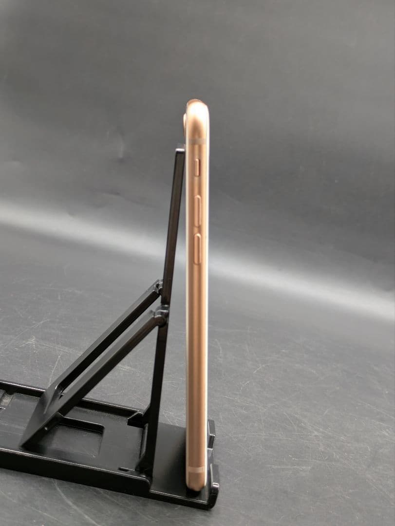 Apple iPhone 8 本体 64GB ゴールド