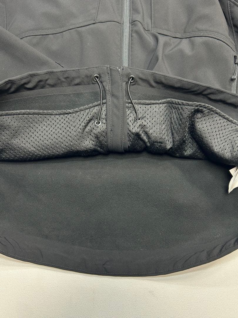 【米軍放出品　5.11 TACTICAL SERIESソフトシェルジャケット】