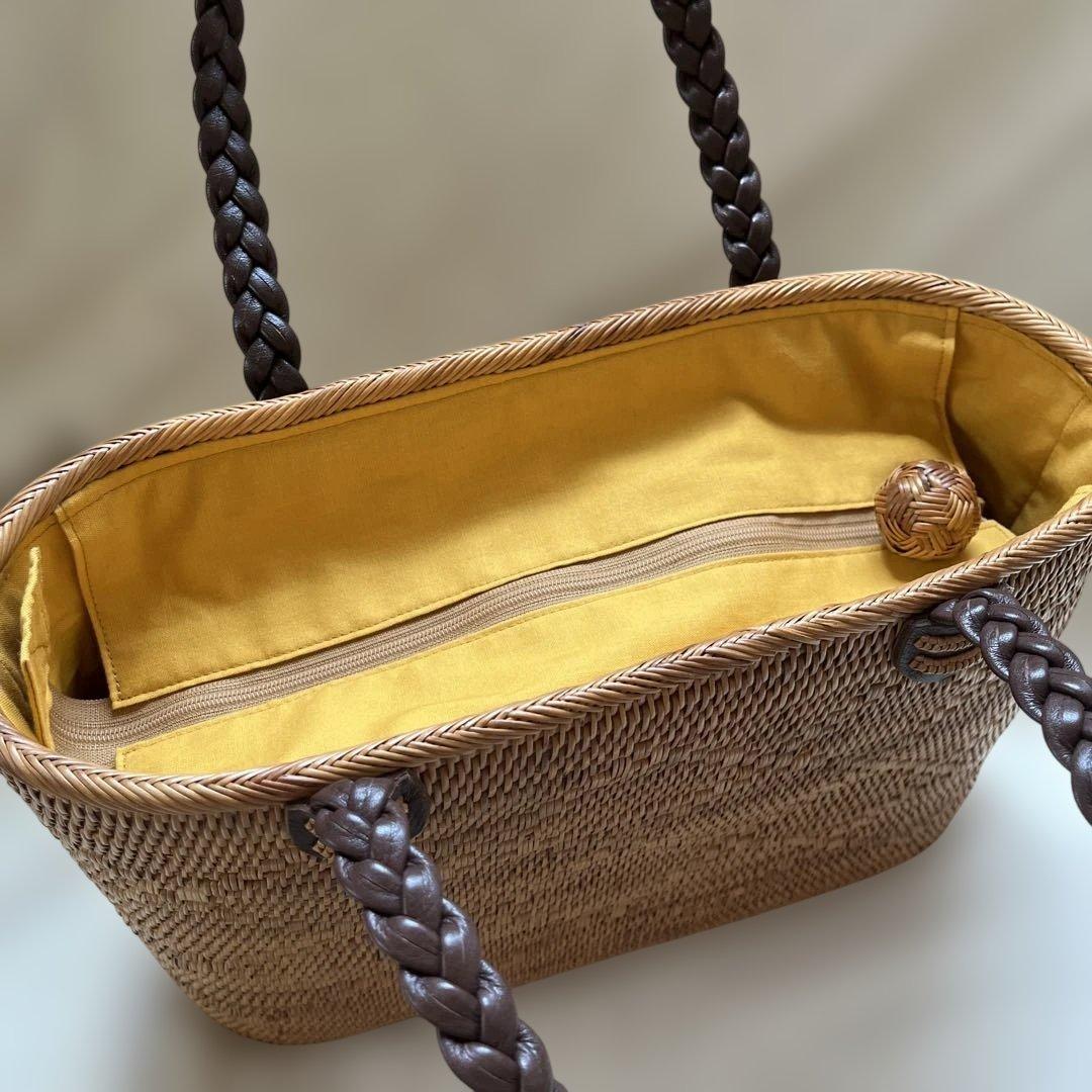 美品！アンドユウ　アタ製カゴバッグ　AndYu内布ファスナー付き