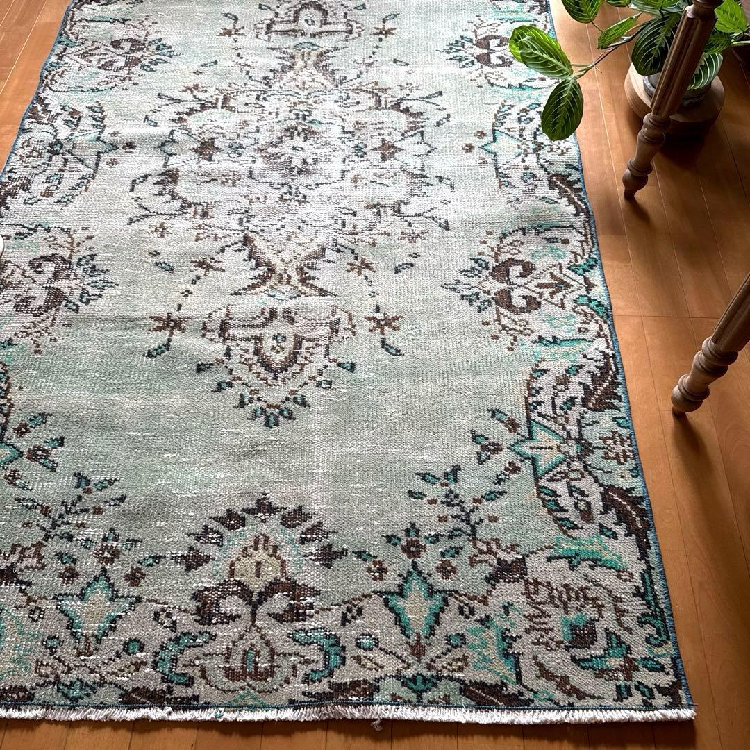 107×194淡いエメラルドグリーン×ブラウン　シャビー　トルコヴィンテージラグ