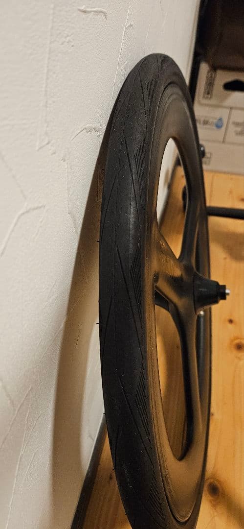 Kitt design 451 Carbon ホイールフロントリア