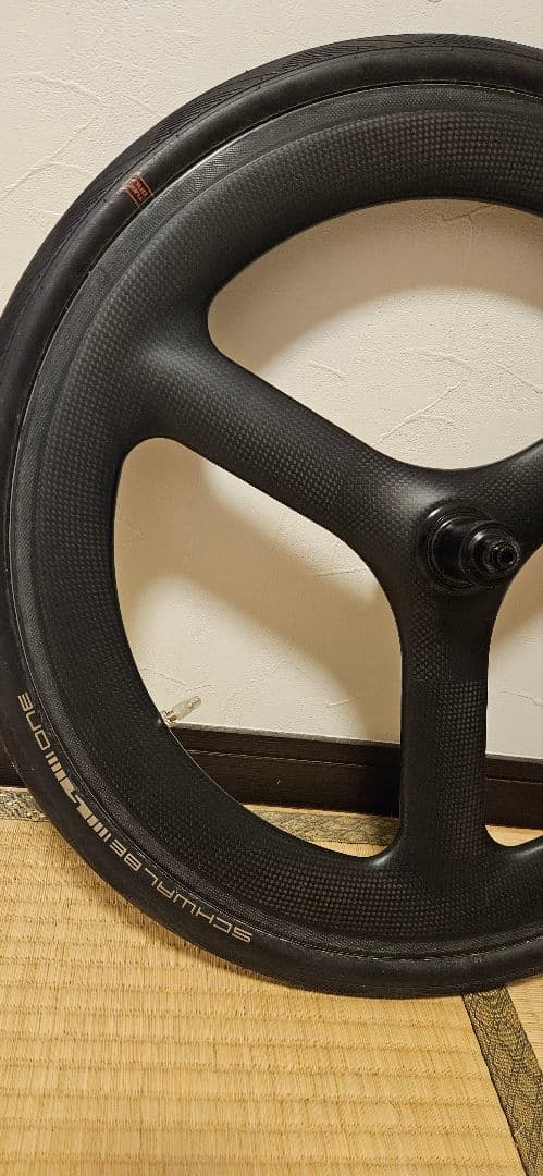 Kitt design 451 Carbon ホイールフロントリア