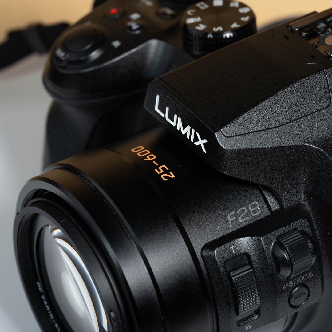 Panasonic LUMIX DMC-FZ300 LEICAレンズ搭載