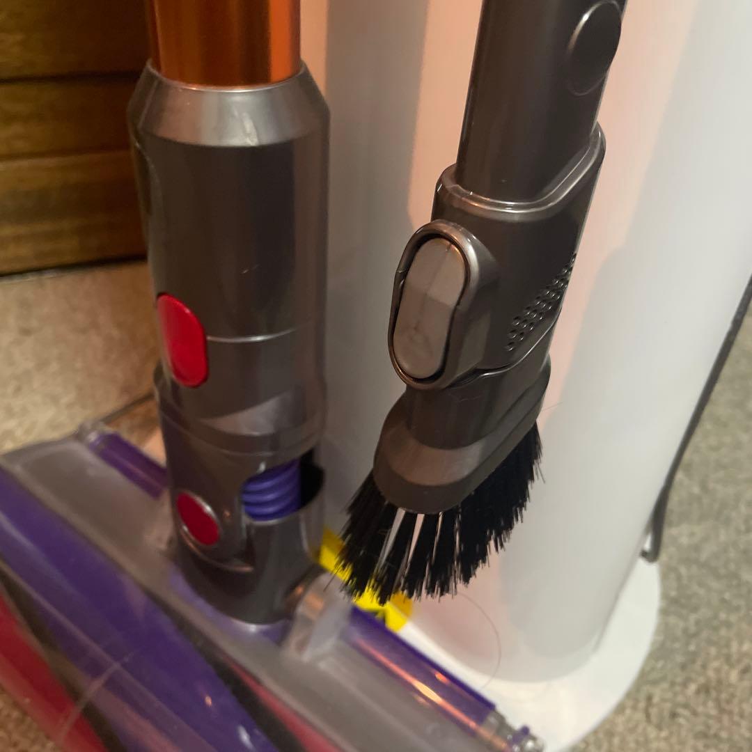 Dyson V10 fluffy クリーナー 本体 フルセット　長時間使える