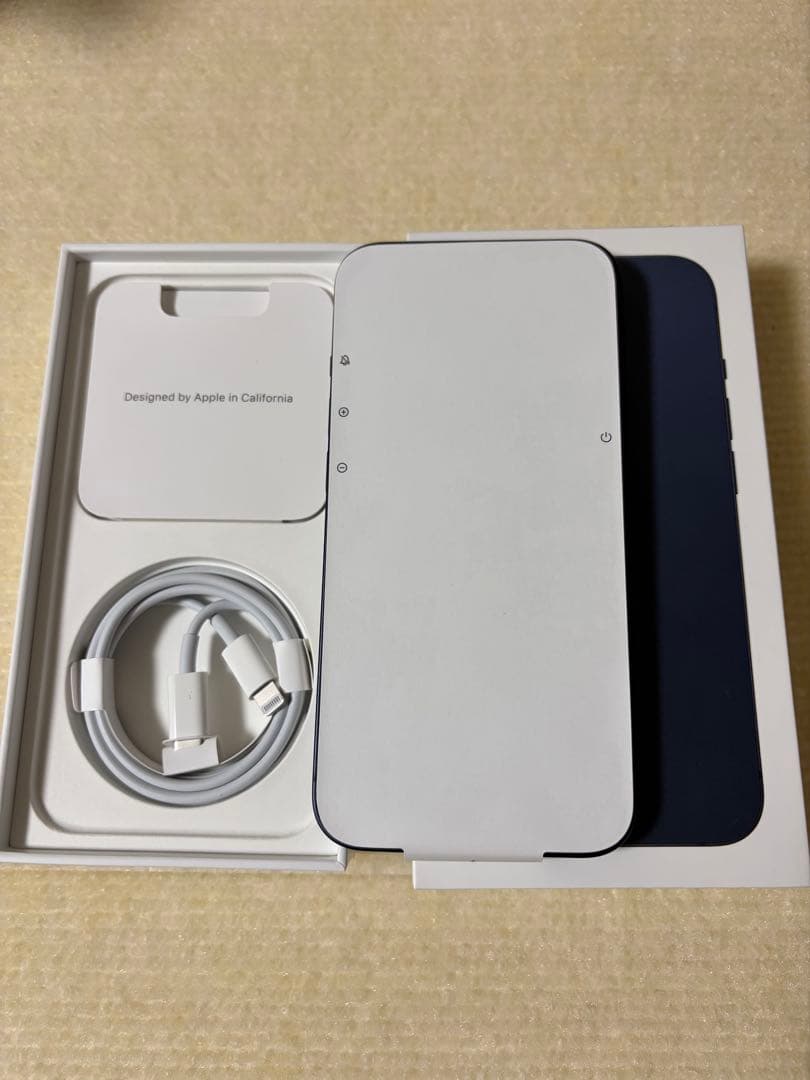 ①Apple iPhone 13 ミッドナイト