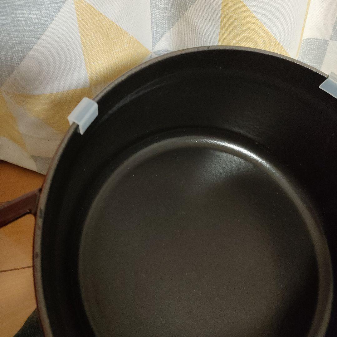 staub ココットラウンド グレナディンレッド 24cm