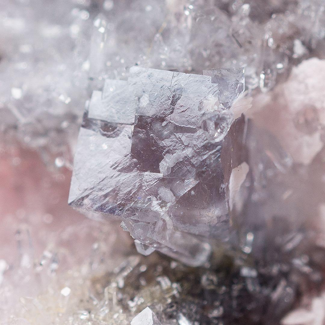 中国 ロードクロサイト フローライト 蛍石 天然石 原石 鉱物標本 鉱石 738