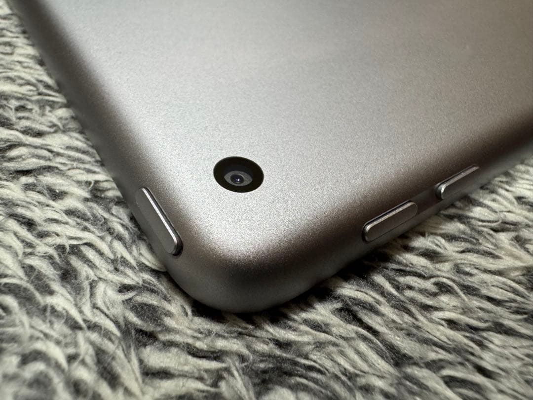 iPad 第5世代 32GB Wi-Fi シルバー 箱付き