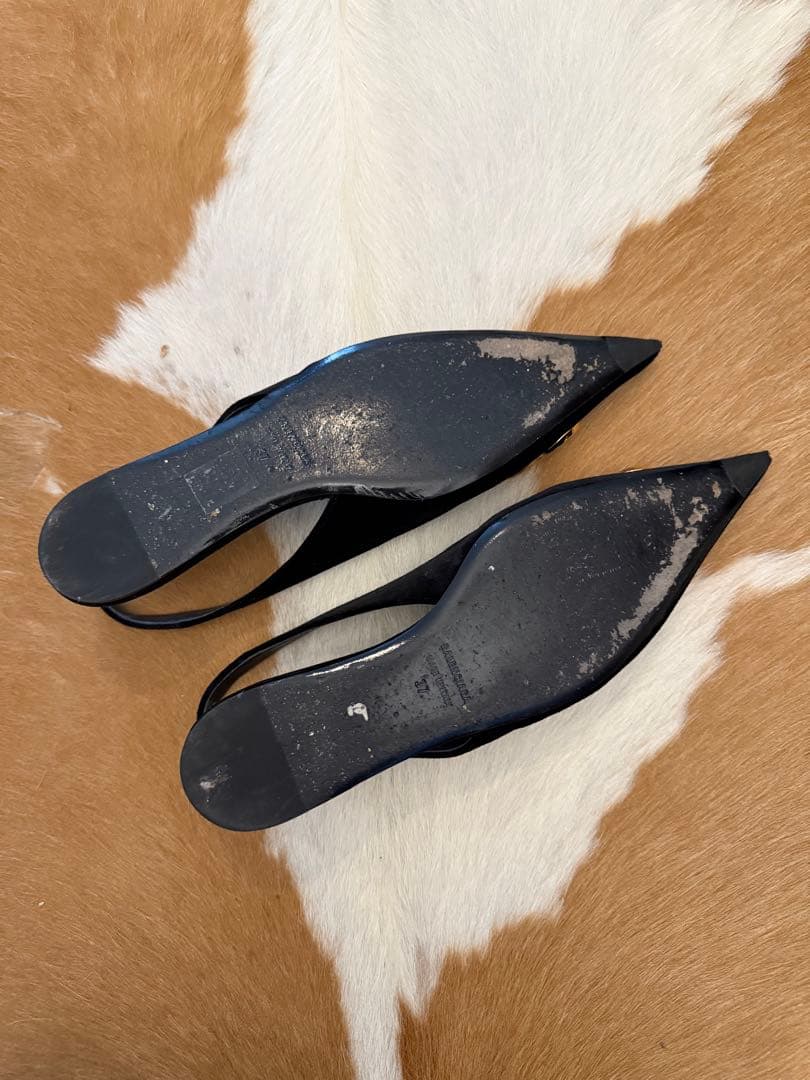 BALENCIAGA ブラック ポインテッドトゥ ミュール