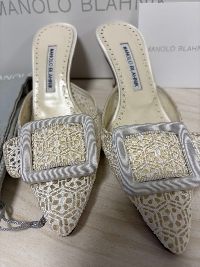 マノロブラニク　メイセール　レース　ホワイト　ミュールパンプス　36