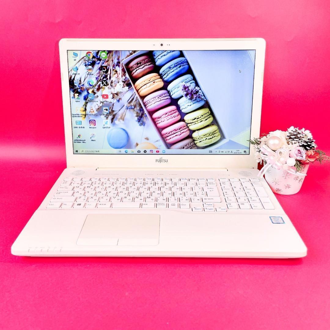 高性能Corei7✨️快適SSD薄型ノートパソコン✨️可愛いホワイト✨️カメラ付き