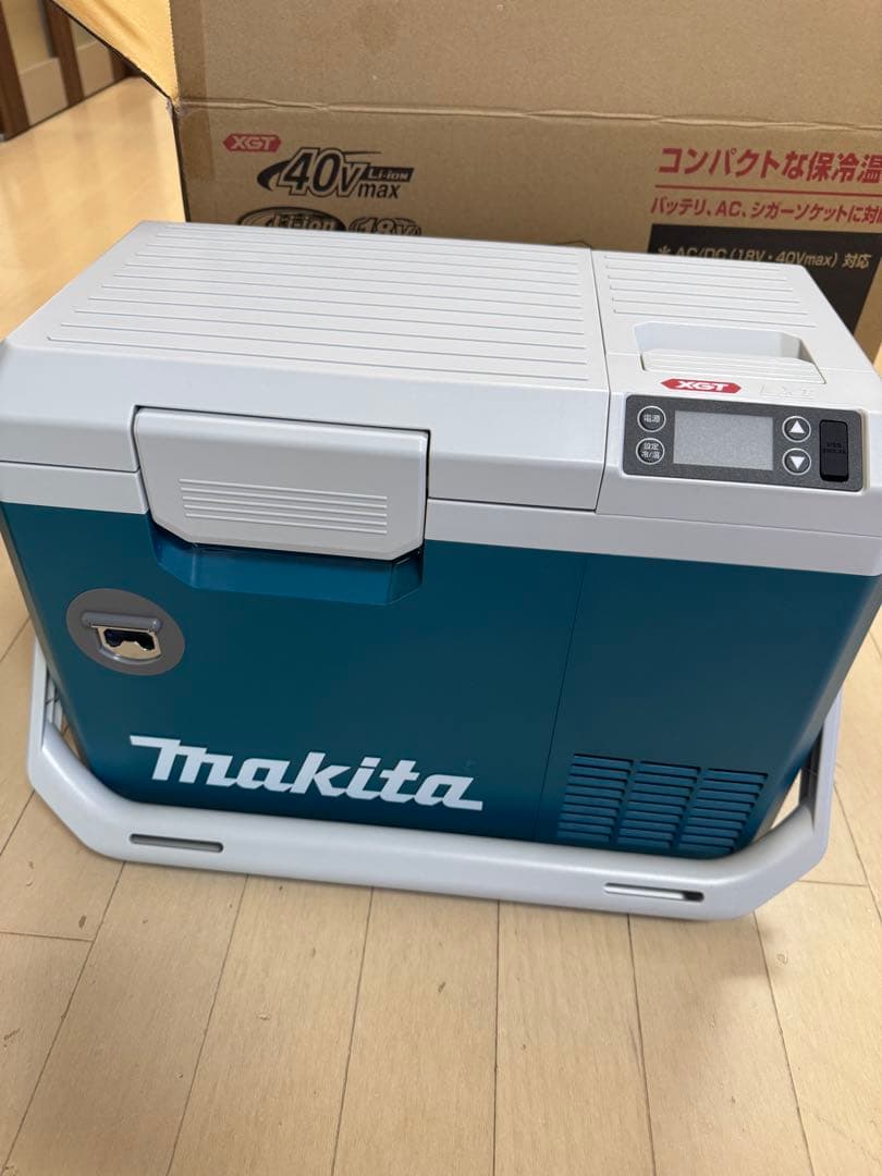 An♡プロフ読んでください専用 マキタ　保冷温庫　7L