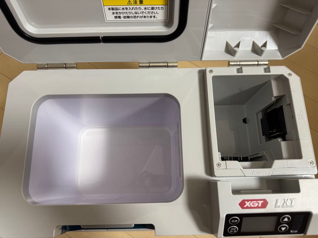 An♡プロフ読んでください専用 マキタ　保冷温庫　7L