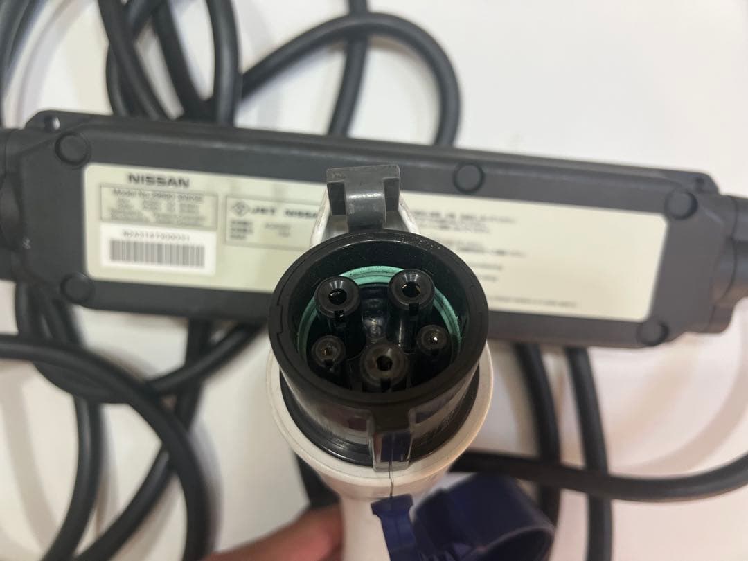 日産純正AC200V充電ケーブル