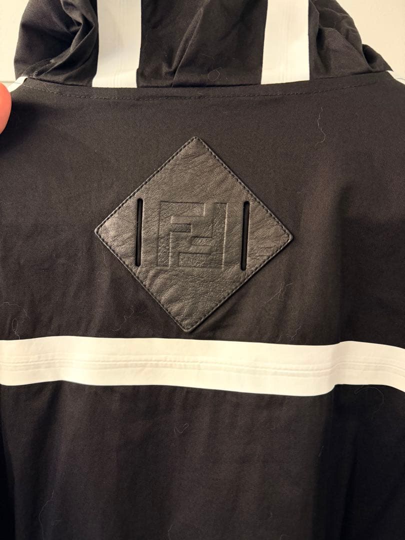 希少！！FENDI 46ストライプデザイン ナイロンジャケット