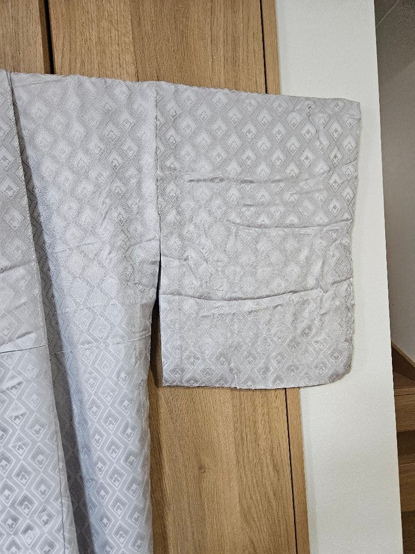 グレー模様入り着物 ディズニー ミッキー柄