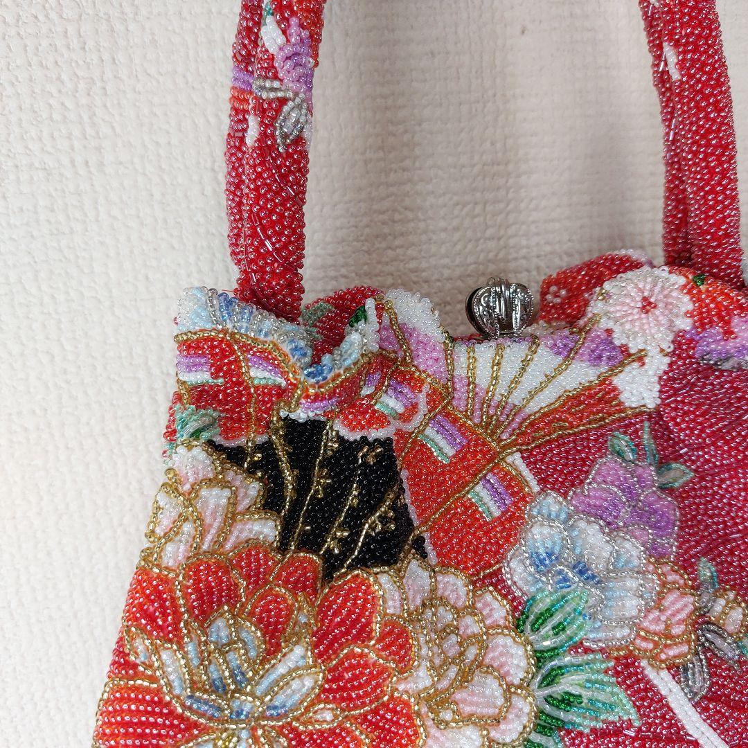 手刺本刺繍　和装　成人式　浴衣　ビーズ花柄バッグ　扇子