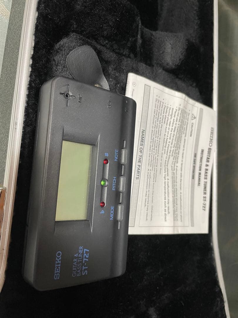 アコースティックギター ハードケース、チューナー付き