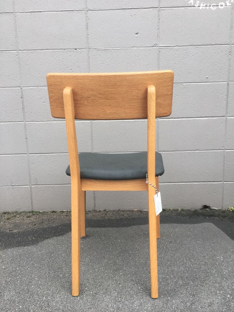 シキファニチャア　ダイニングチェア　座面：合成皮革