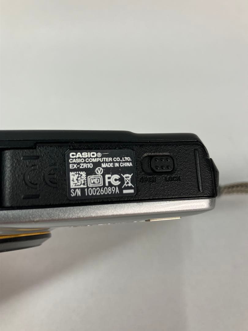 CASIO EXILIM EX-ZR10 デジタルカメラ シルバー