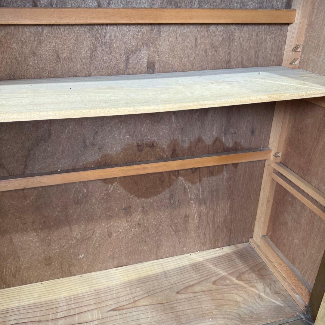 昭和レトロ　ヴィンテージ　波ガラスが素敵な木製キャビネット　本棚　食器棚　収納