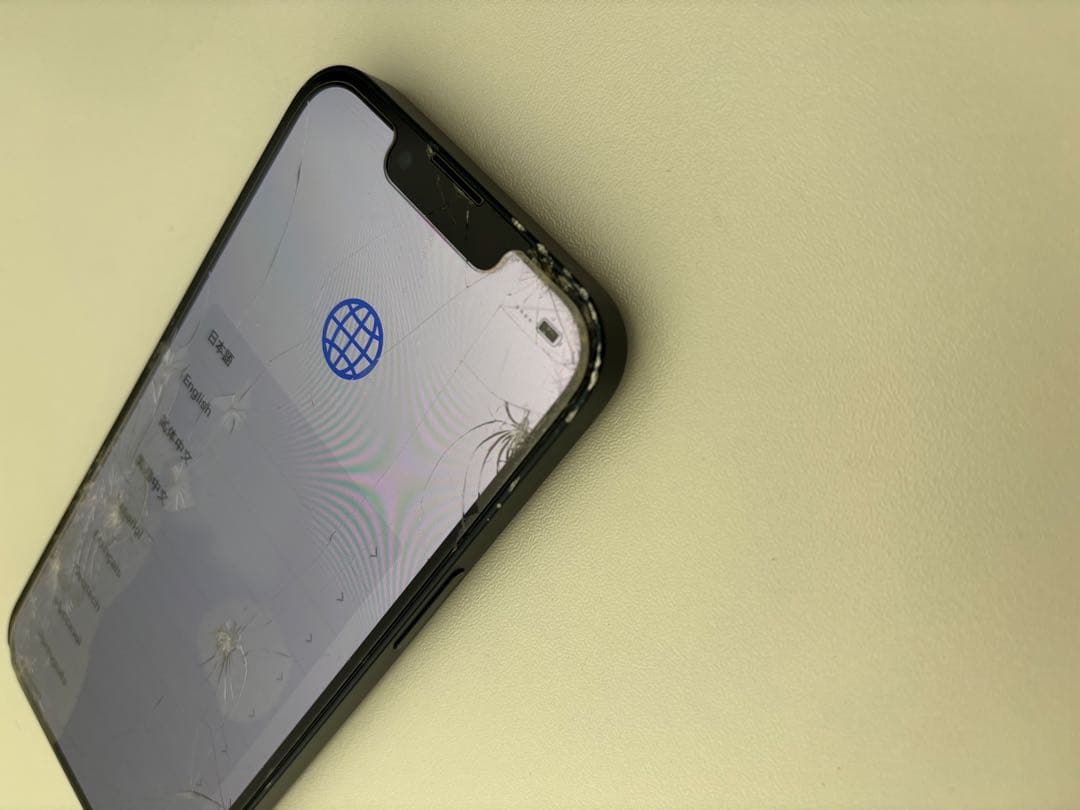 Apple iPhone 13 ミッドナイト 本体 画面割れ