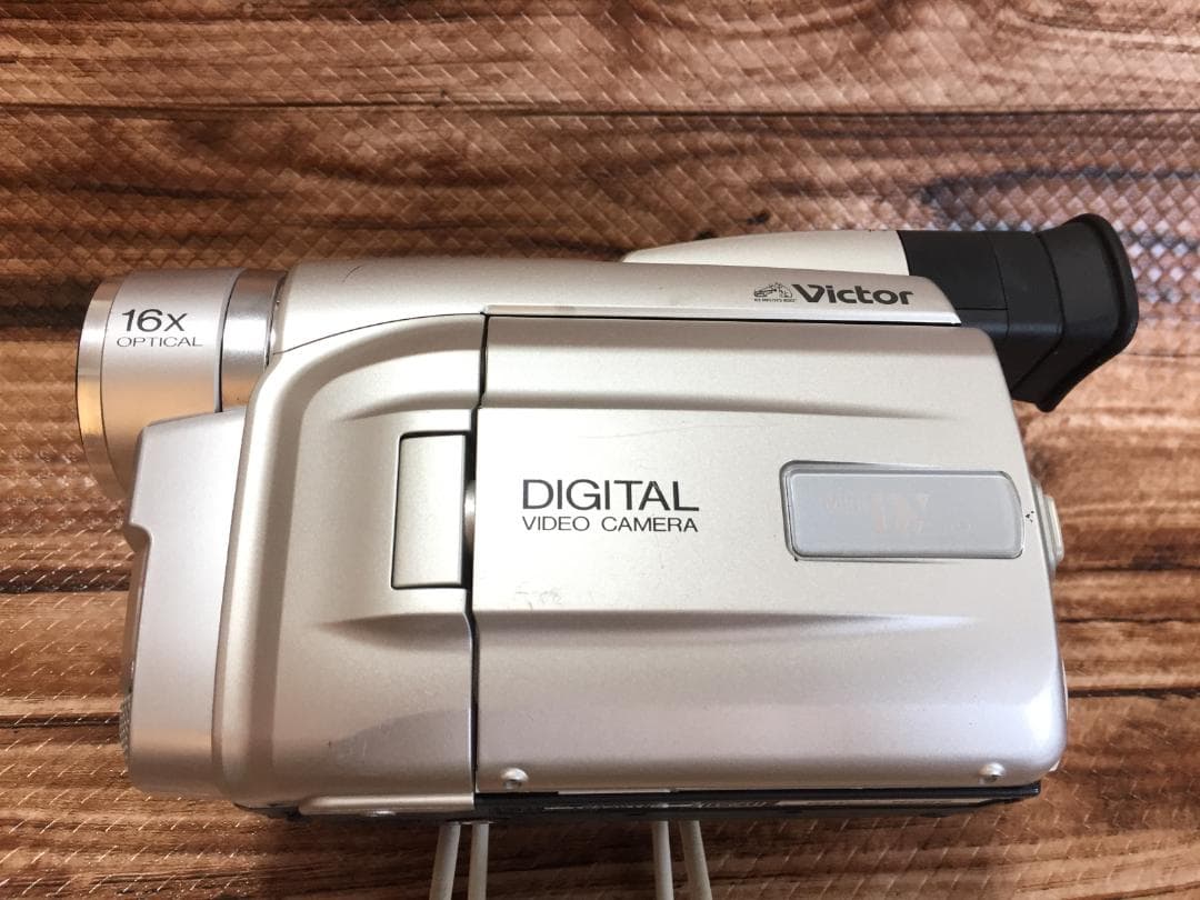 再生ダビングOK　Victor　GR-DVA1　付属品あり　液晶綺麗・大画面