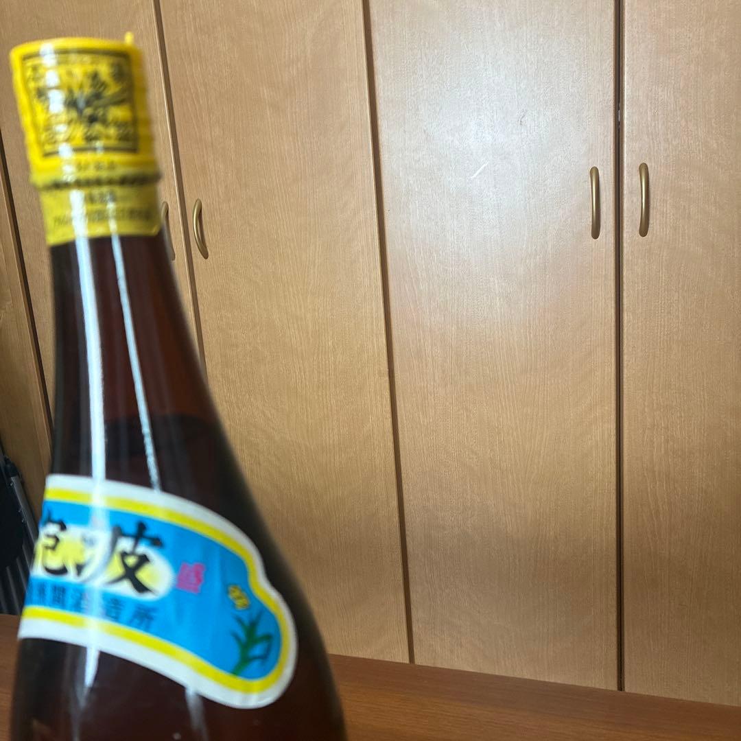11． 専用です　　本場泡盛古酒　泡波　一升瓶　1800ml 30度