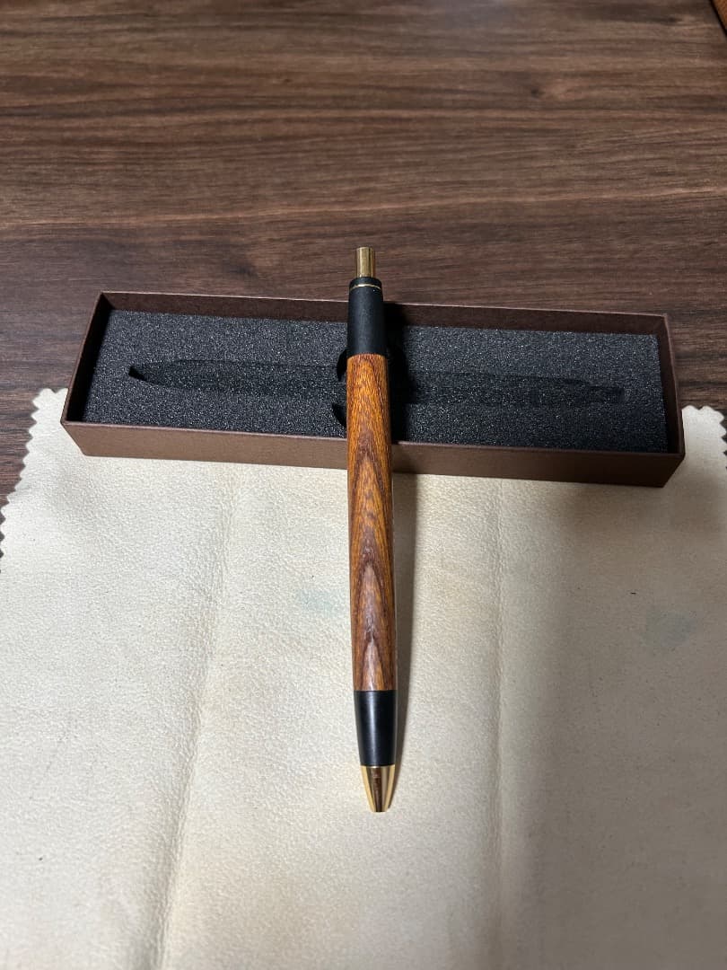 ボナンペン　真鍮金具欅