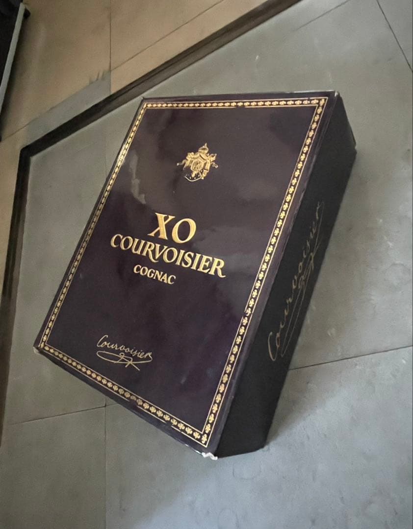 【未開封】XO クルボアジェCOGNAC コニャック　古酒　COURVOSIER